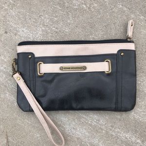 Stone Mountain Black wristlet